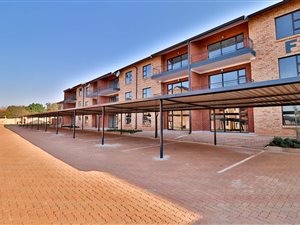 2 Bed Apartment in Mooikloof Equestrian Estate