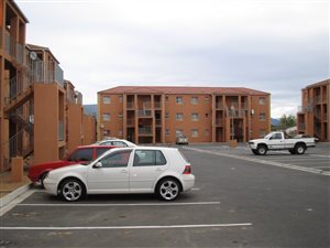 2 Bed Apartment in Paarl Central East
