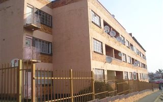 1 Bedroom Apartment in Rosettenville