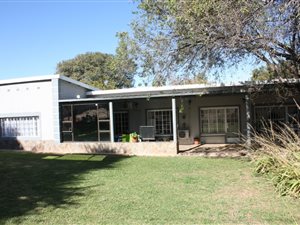 4 Bed House in Hartswater