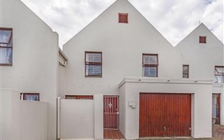 4 Bedroom Apartment in La Colline