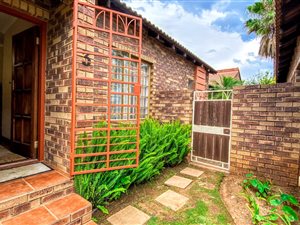 3 Bed Townhouse in Equestria