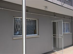 2 Bed Apartment in Witpoortjie
