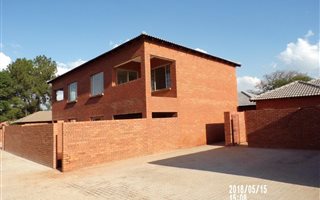 2 Bedroom Townhouse in Sinoville