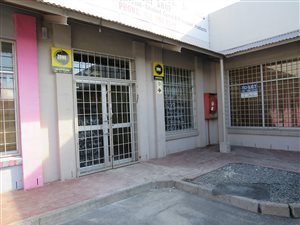 158 m² Retail Space in Ottery