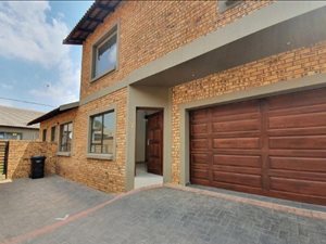 3 Bed Cluster in New Redruth