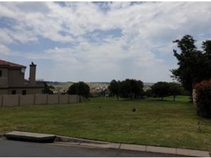 880 m² Land available in Blue Valley Golf Estate