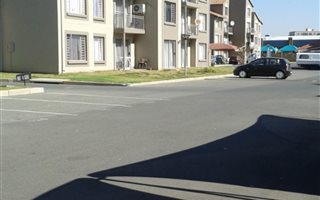 2 Bedroom Townhouse in Kleinfontein