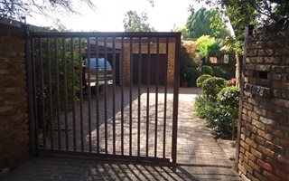 3 Bedroom House in Constantia Kloof