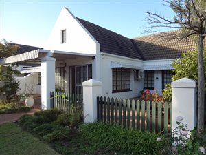 2 Bed House in Onder Papegaaiberg