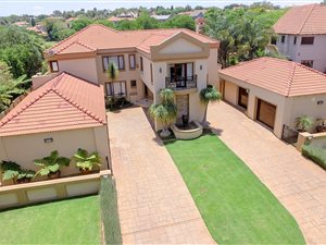 5 Bed House in Woodhill