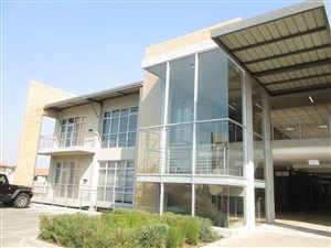 171 m² Commercial space in Carlswald Estate