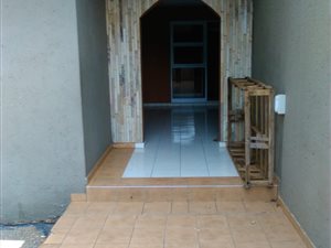 1 Bed Garden Cottage in Cyrildene