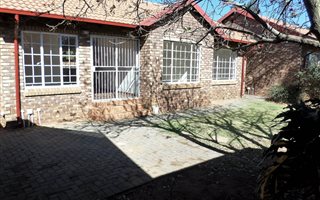 3 Bedroom Townhouse in Meyerspark