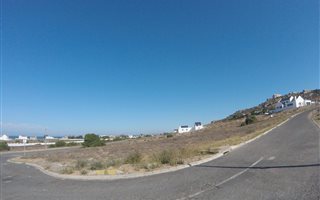 589 m² Land available in Da Gama Bay