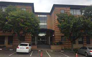 715 m² Commercial space in Bedfordview
