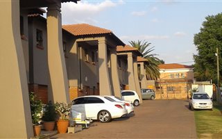 4 Bedroom Duplex in Rouxville