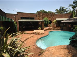 4 Bed House in Hutten Heights