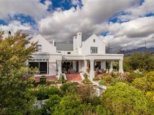 4 Bed House in De Zalze