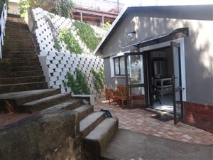 2 Bed Garden Cottage in Bluff
