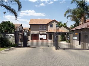 4 Bed House in Edenglen