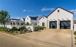 4 Bedroom House in Croydon Olive Estate