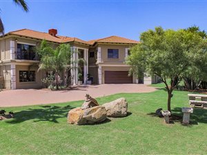 5 Bed House in Westlake Estate