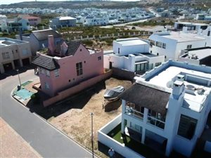 243 m² Land available in Waterfront