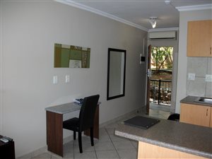 Bachelor apartment in Arbor Park