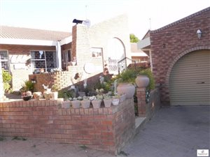 3 Bed Townhouse in Eureka