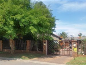 6 Bed House in Bardene