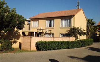 2 Bedroom Apartment in Willow Park Manor