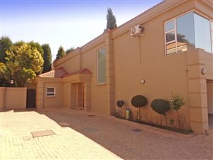 3 Bed House in Melrose