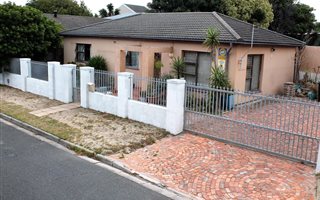 3 Bedroom House in Sunridge