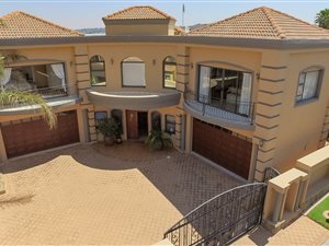 5 Bed House in Bassonia