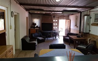 4 Bedroom House in Kirstenhof