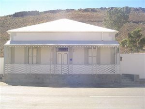 3 Bed House in Victoria West