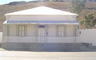 3 Bedroom House in Victoria West