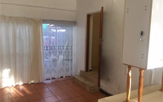 Bachelor apartment in Gezina