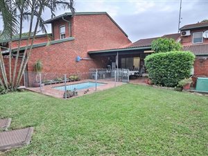 3 Bed Apartment in Arboretum