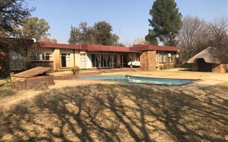 4 Bedroom House in Elandsheuwel