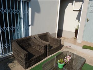 1 Bed Garden Cottage in Red Hill