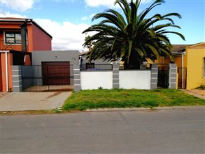 3 Bed House in Macassar