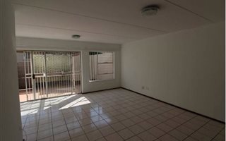 3 Bedroom Duplex in Bedford Gardens