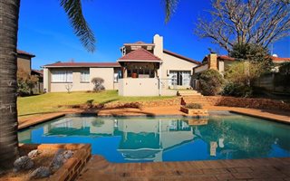 4 Bedroom House in Weltevreden Park