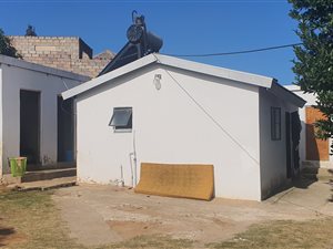 1 Bed House in Newlands West