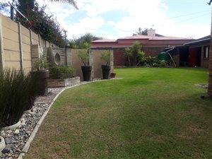 5 Bed House in Loerie Park