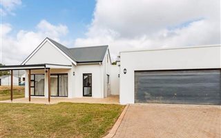 3 Bedroom House in Emberton Estate