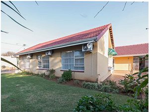 4 Bed House in Dewetshof