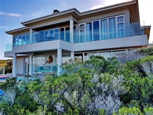 4 Bed House in Pinnacle Point Golf Estate